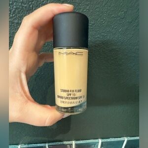 MAC studio fix foundation
